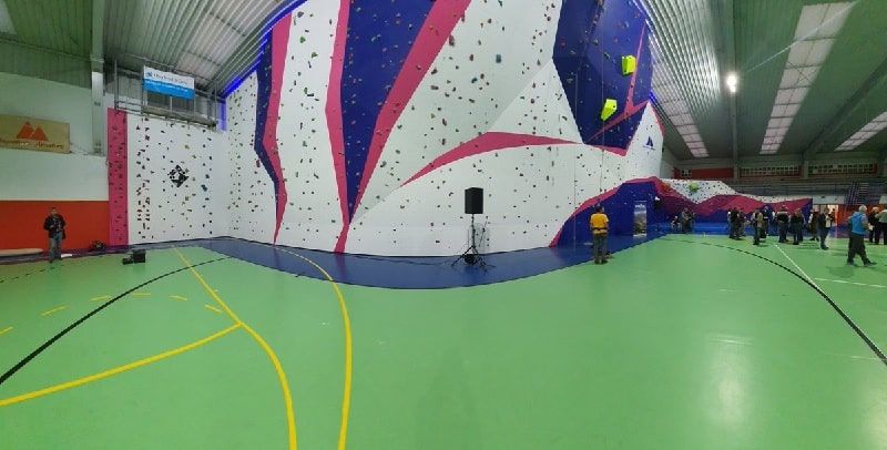 Fin de curso Multiaventura en Cantabria: Rocódromo