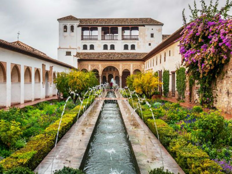 Viaje escolar fin de curso aventura en Granada 4 días: Jardines Generalife