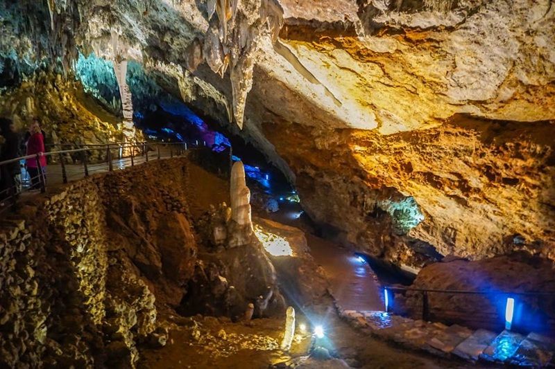 Fin de curso multiaventura en Cantabria: Cueva El Soplao