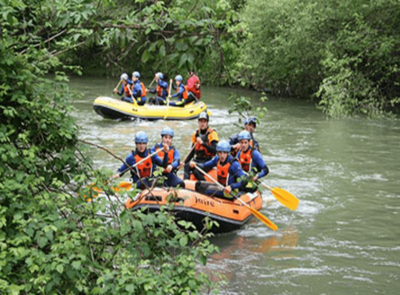 Fin de curso multiaventura en Huesca: Rafting