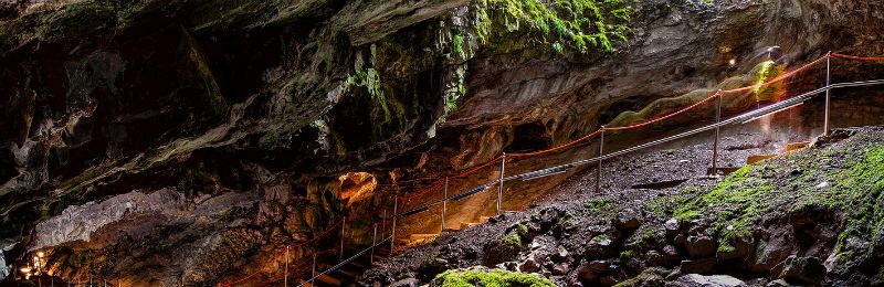 Viaje escolar Aventura total en Pirineo Aragonés: Cueva Guixas