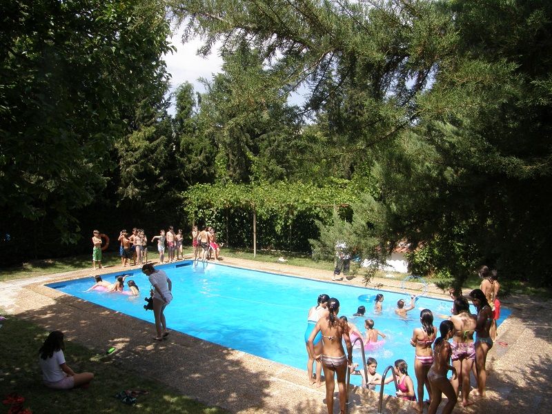 Viaje escolar fin de curso Naturaleza en la Sierra de Cazorla: Actividades piscina