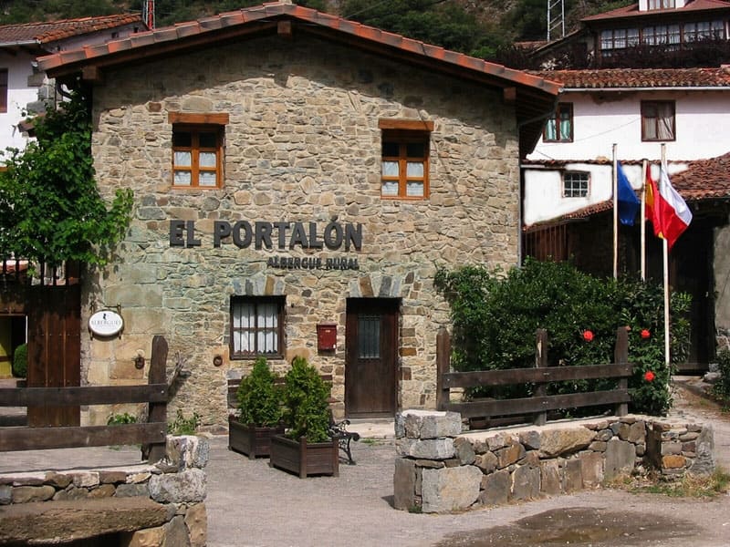 Campamento Multiactividad en Cantabria: Albergue El Portalón