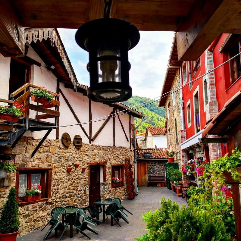 Campamento Multiactividad en Cantabria: Albergue El Portalón-1