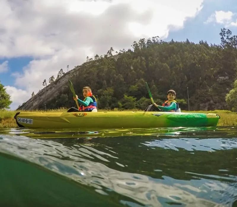 Campamento Multiactividad en Cantabria: Canoas en el Deva